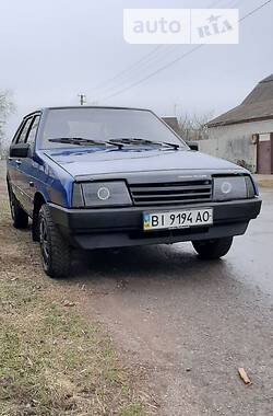 Хэтчбек ВАЗ / Lada 2109 2000 в Полтаве