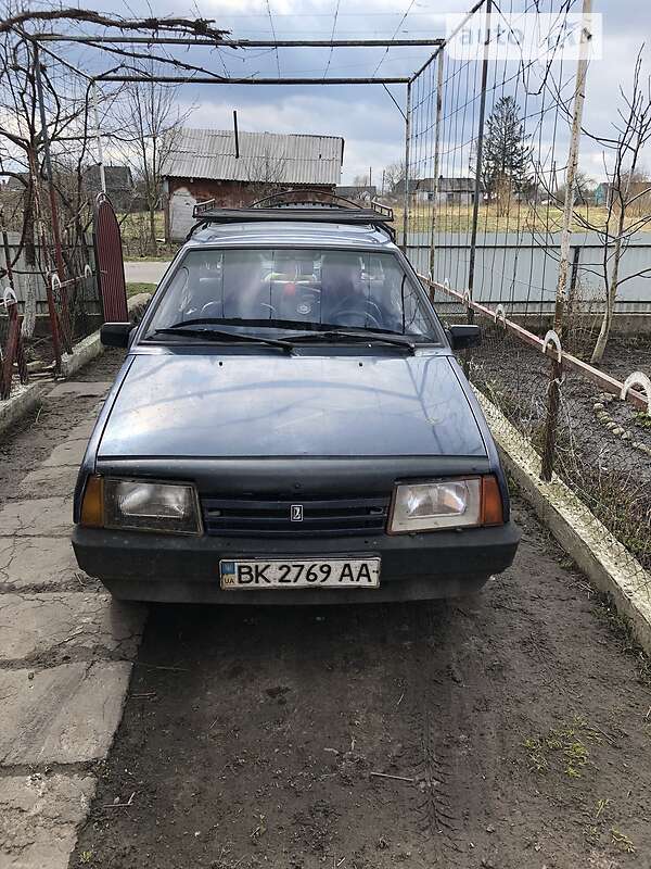Хэтчбек ВАЗ / Lada 2109 1997 в Турийске
