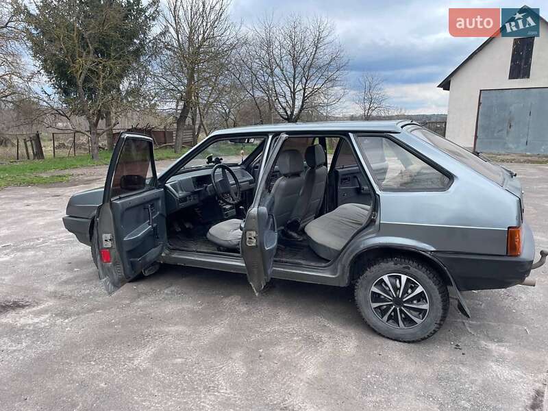 Хэтчбек ВАЗ / Lada 2109 1991 в Шумске