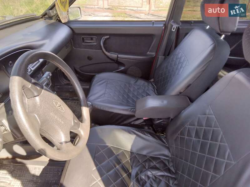 Хетчбек ВАЗ / Lada 2109 1998 в Львові фото 21 Хетчбек ВАЗ / Lada 2109 1998 в Львові