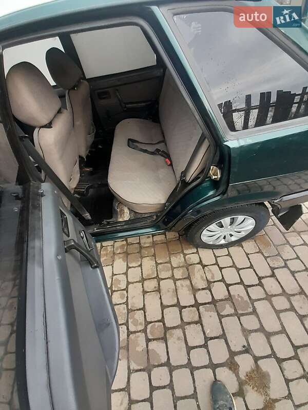 Хэтчбек ВАЗ / Lada 2109 2004 в Долине