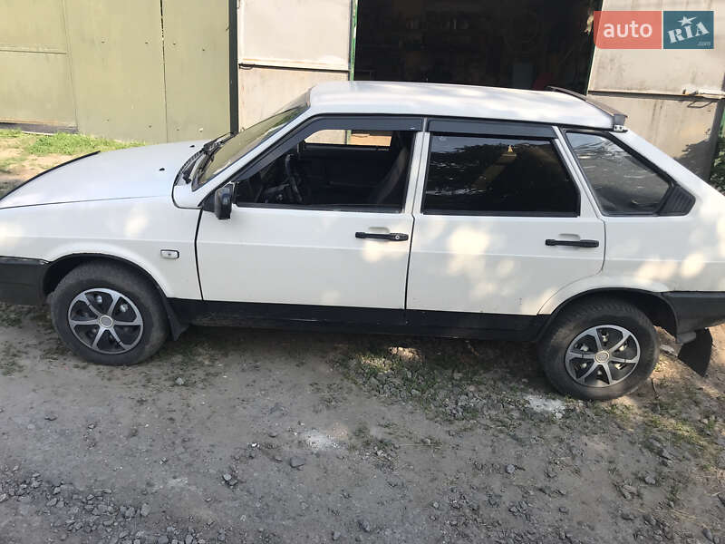Хэтчбек ВАЗ / Lada 2109 1989 в Люботине
