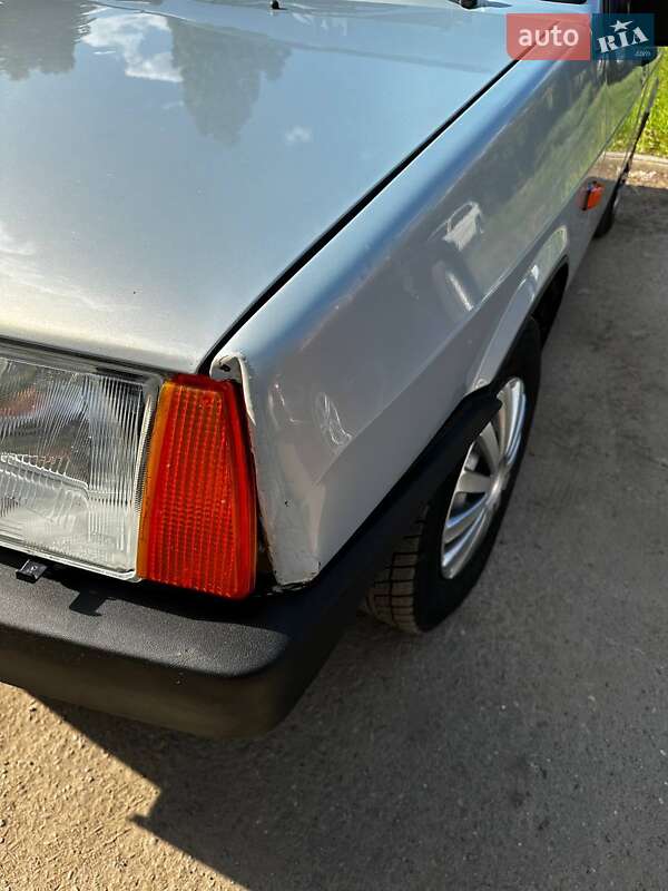 Хэтчбек ВАЗ / Lada 2109 2005 в Харькове