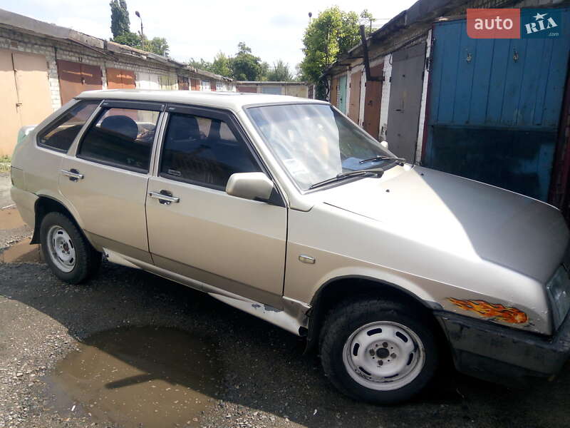Хетчбек ВАЗ / Lada 2109 1991 в Кривому Розі фото 4 Хетчбек ВАЗ / Lada 2109 1991 в Кривому Розі
