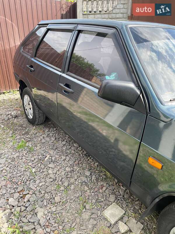 Хэтчбек ВАЗ / Lada 2109 2004 в Харькове