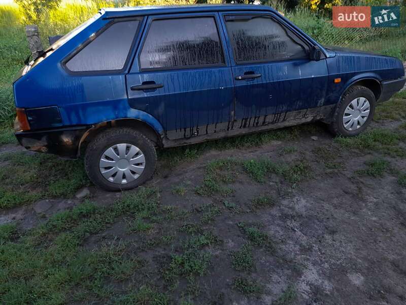 Хэтчбек ВАЗ / Lada 2109 2004 в Шепетовке