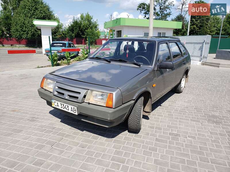 Хэтчбек ВАЗ / Lada 2109 1991 в Звенигородке