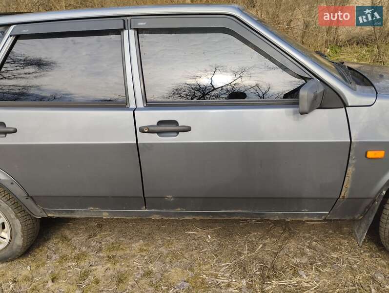 Хэтчбек ВАЗ / Lada 2109 2006 в Кременчуге фото 4 Хэтчбек ВАЗ / Lada 2109 2006 в Кременчуге