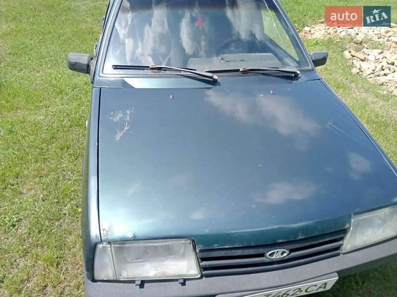 Хэтчбек ВАЗ / Lada 2109 2004 в Киеве