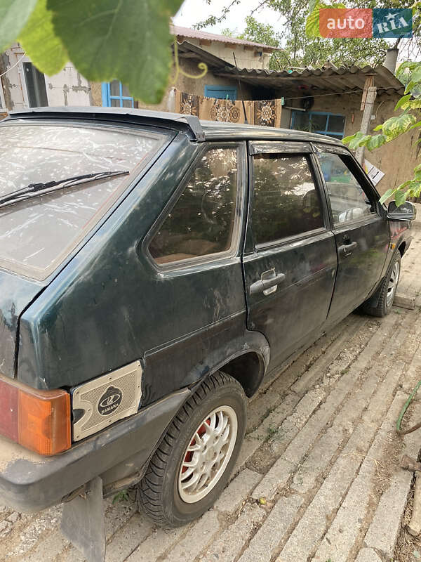 Хэтчбек ВАЗ / Lada 2109 2002 в Тарутине