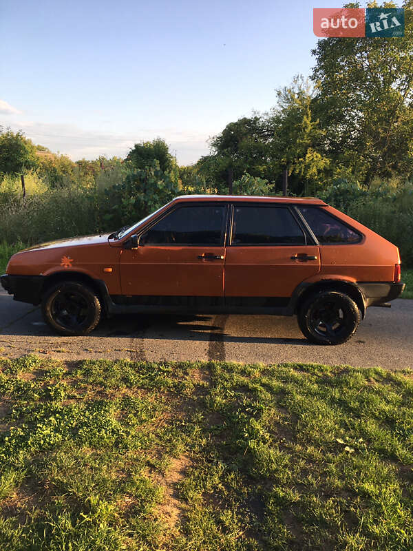 Хетчбек ВАЗ / Lada 2109 1999 в Мукачевому