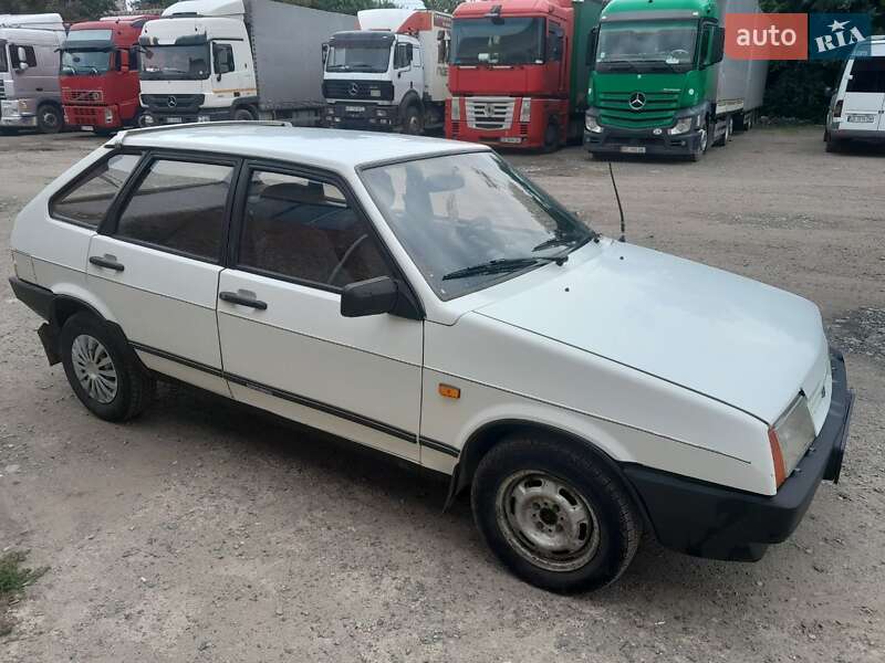 Хэтчбек ВАЗ / Lada 2109 1992 в Черновцах