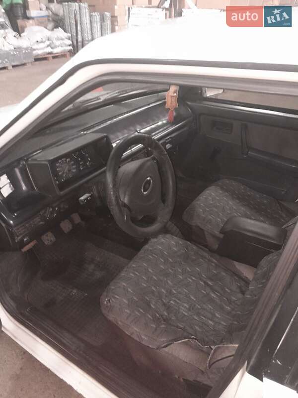 Хэтчбек ВАЗ / Lada 2109 1992 в Черновцах