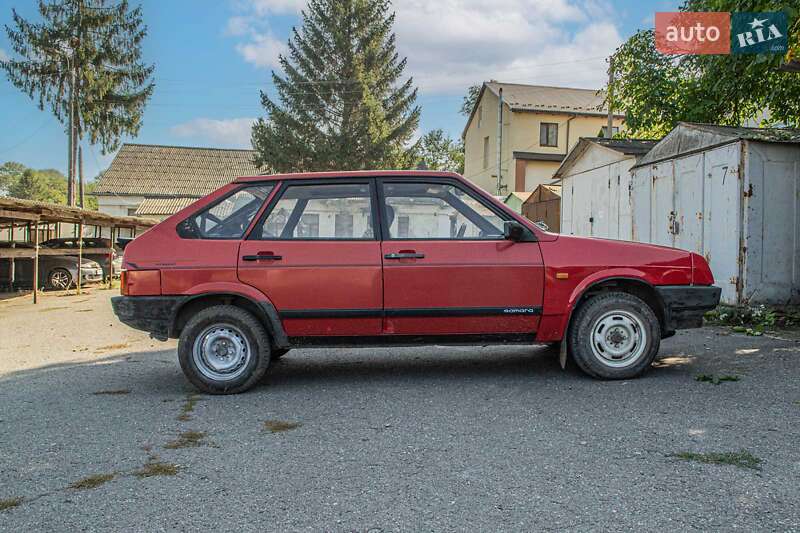 Хэтчбек ВАЗ / Lada 2109 1990 в Каменец-Подольском
