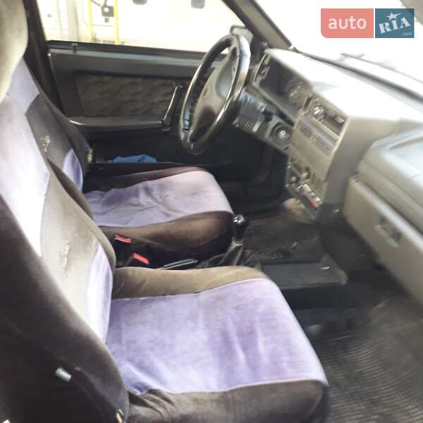 Хетчбек ВАЗ / Lada 2109 2002 в Львові фото 7 Хетчбек ВАЗ / Lada 2109 2002 в Львові