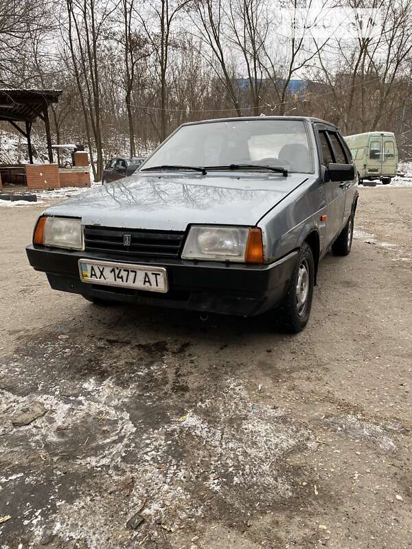 Хэтчбек ВАЗ / Lada 2109 2001 в Харькове