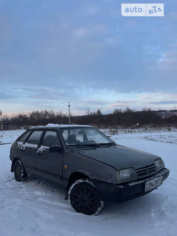 Хетчбек ВАЗ / Lada 2109 1993 в Івано-Франківську