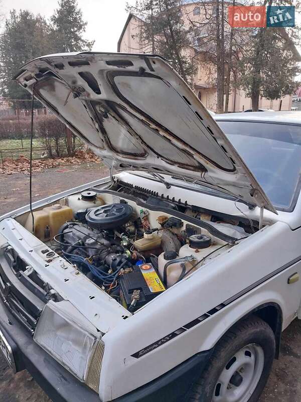 Хетчбек ВАЗ / Lada 2109 1995 в Мукачевому