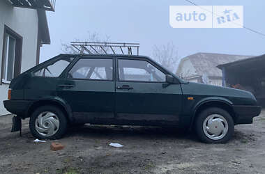 Хэтчбек ВАЗ / Lada 2109 2003 в Вышгороде