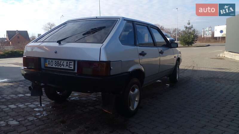 Хетчбек ВАЗ / Lada 2109 2003 в Ужгороді