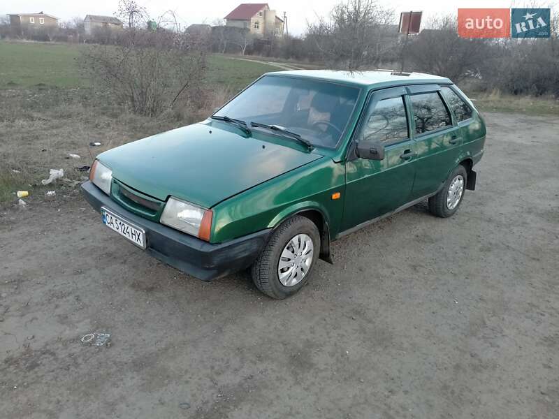 Хэтчбек ВАЗ / Lada 2109 2004 в Одессе