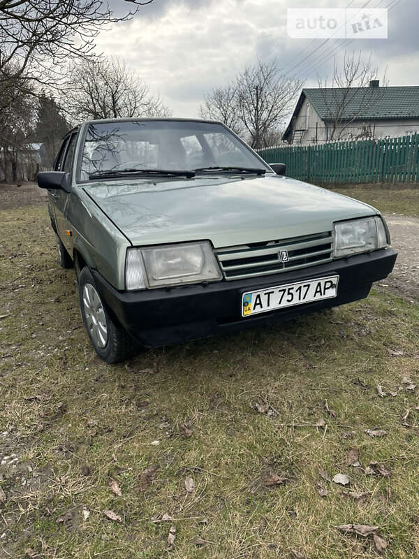 Хэтчбек ВАЗ / Lada 2109 1996 в Борщеве