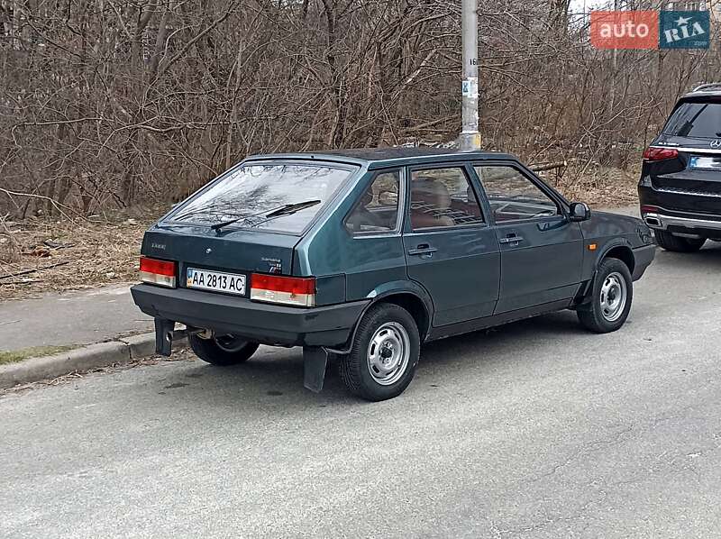 Хэтчбек ВАЗ / Lada 2109 2004 в Киеве