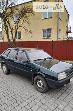 Хэтчбек ВАЗ / Lada 2109 2003 в Золочеве
