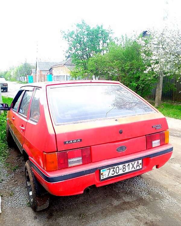 Хэтчбек ВАЗ / Lada 2109 1992 в Валках