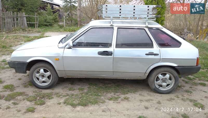 Хетчбек ВАЗ 2109 2003 в 