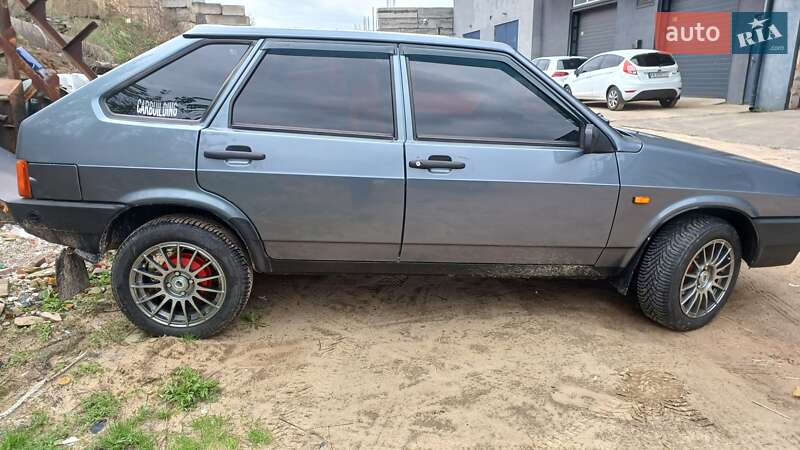 Хэтчбек ВАЗ / Lada 2109 2006 в Олевске
