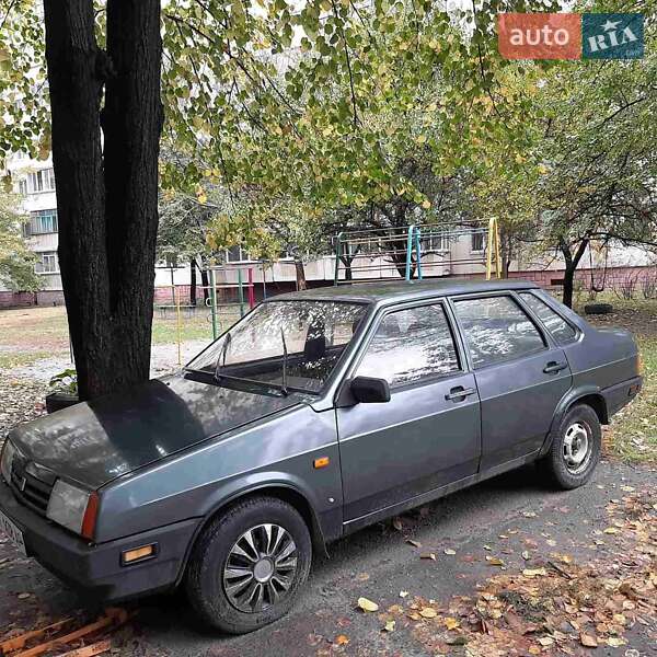 Хэтчбек ВАЗ / Lada 2109 1993 в Кременчуге фото 3 Хэтчбек ВАЗ / Lada 2109 1993 в Кременчуге