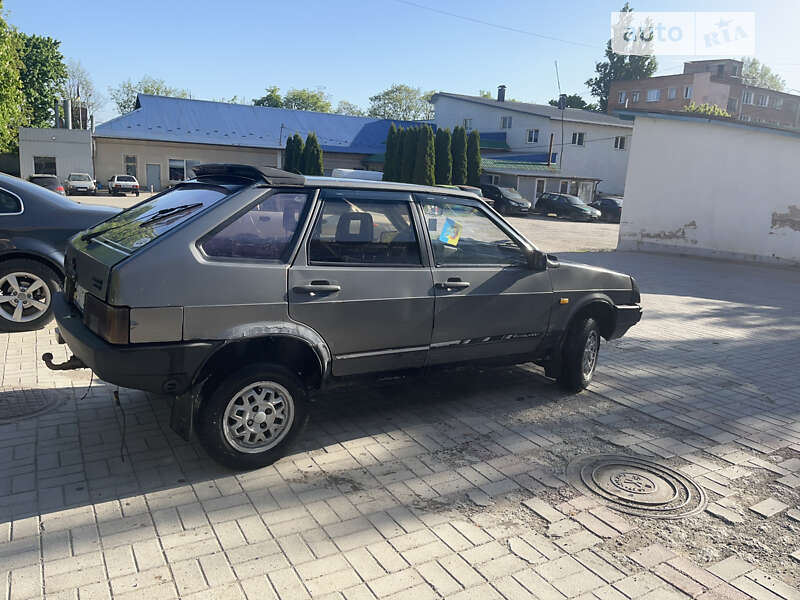 Хэтчбек ВАЗ / Lada 2109 1993 в Каменец-Подольском