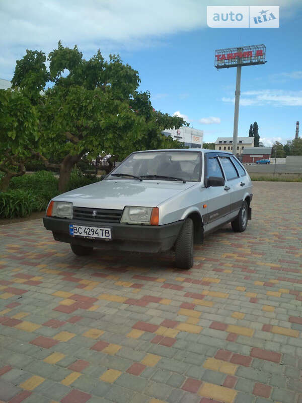 Хэтчбек ВАЗ / Lada 2109 2004 в Белгороде-Днестровском
