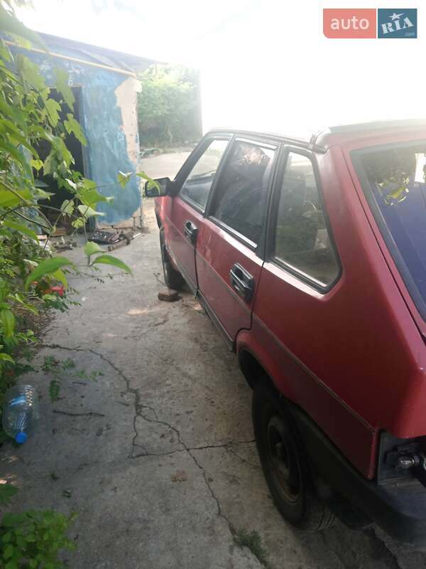 Хэтчбек ВАЗ / Lada 2109 1993 в Запорожье