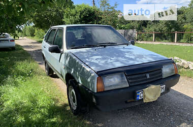Хетчбек ВАЗ / Lada 2109 2002 в Чернівцях
