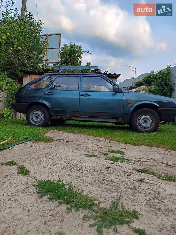 Хэтчбек ВАЗ / Lada 2109 2005 в Киеве