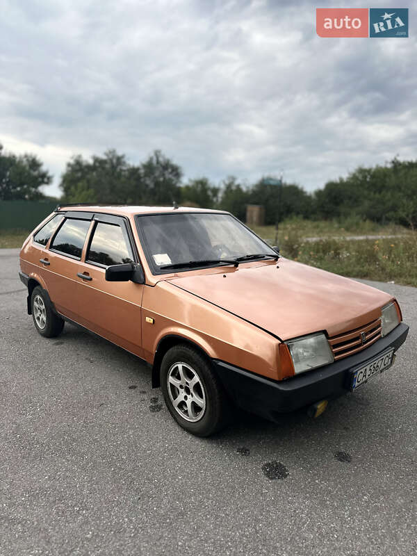 Хэтчбек ВАЗ / Lada 2109 1999 в Каменке