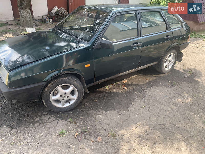 Хэтчбек ВАЗ / Lada 2109 2002 в Дубно