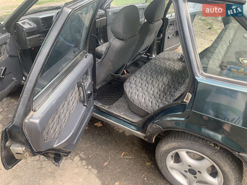 Хэтчбек ВАЗ / Lada 2109 2002 в Дубно