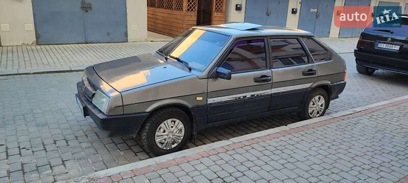 Хэтчбек ВАЗ 2109 1990 в 