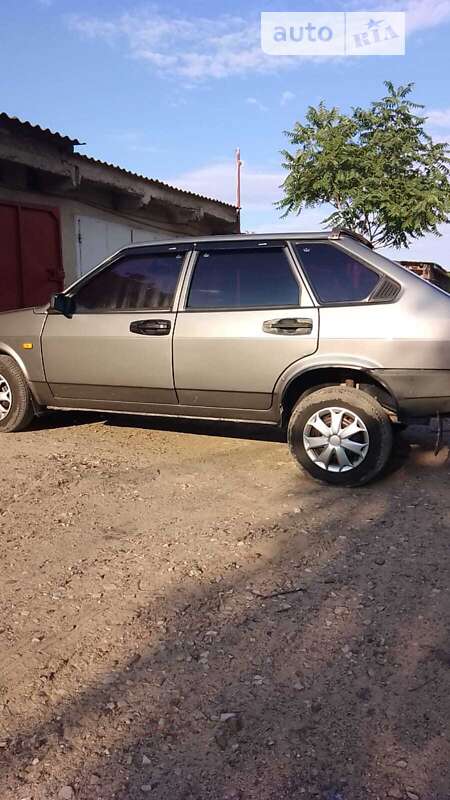 Хэтчбек ВАЗ / Lada 2109 1991 в Белгороде-Днестровском