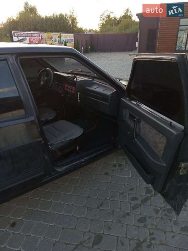 Хэтчбек ВАЗ / Lada 2109 2003 в Надворной фото 8 Хэтчбек ВАЗ / Lada 2109 2003 в Надворной