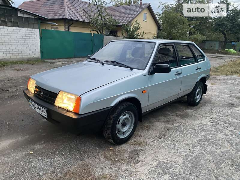 Хэтчбек ВАЗ / Lada 2109 2002 в Черкассах