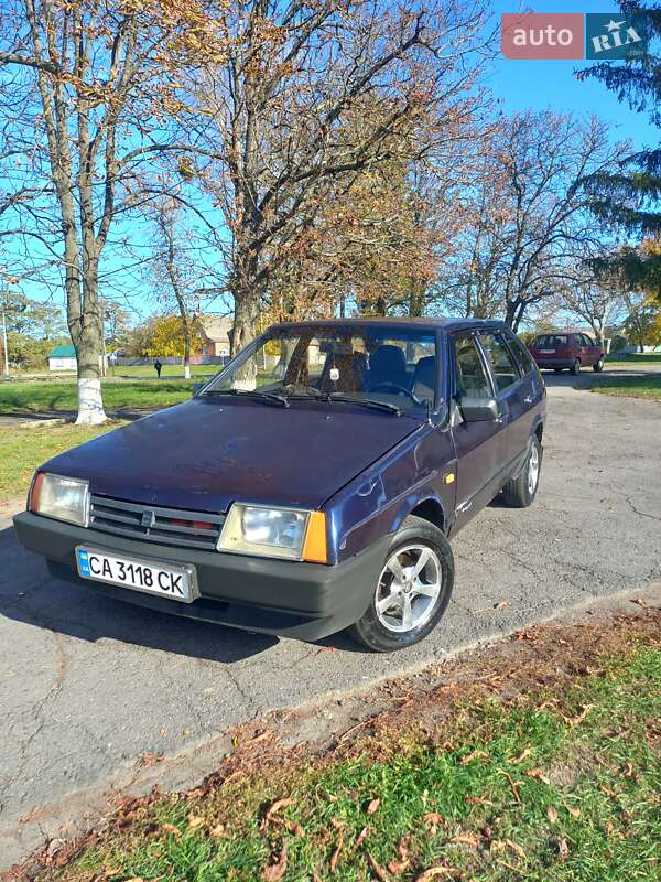 Хэтчбек ВАЗ / Lada 2109 1997 в Христиновке