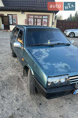 Хетчбек ВАЗ / Lada 2109 2001 в Гайсину