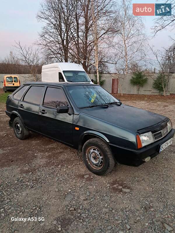 Хэтчбек ВАЗ / Lada 2109 2004 в Самборе