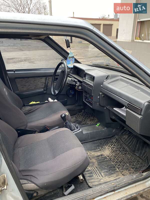 Хэтчбек ВАЗ / Lada 2109 2003 в Харькове