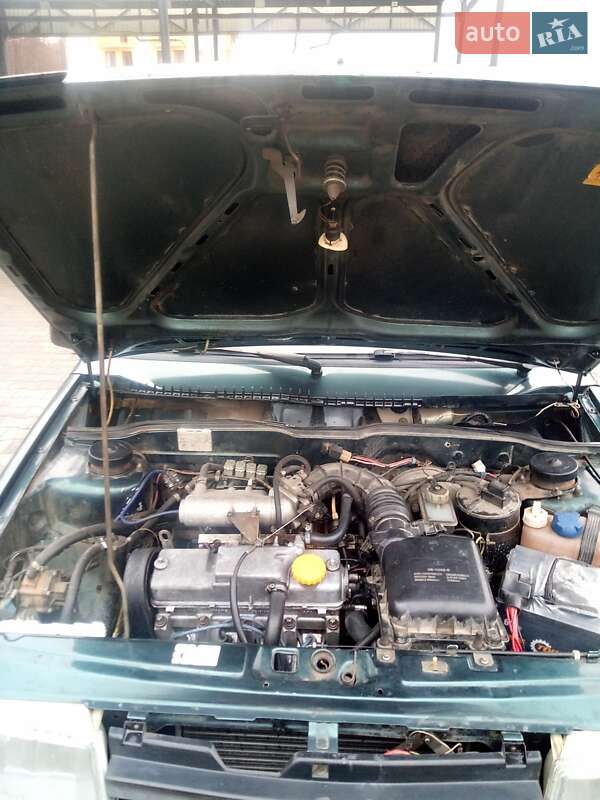 Хэтчбек ВАЗ / Lada 2109 2004 в Трускавце фото 24 Хэтчбек ВАЗ / Lada 2109 2004 в Трускавце