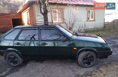 Хэтчбек ВАЗ / Lada 2109 2002 в Делятине